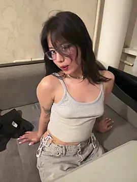 Snapshot of Z_Milll chatting on 04-15-26, 03:19 Z Milll online show from 04-15-26, 03:19