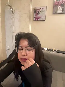 Snapshot of Z_Milll chatting on 04-18-26, 07:07 Z Milll online show from 04-18-26, 07:07