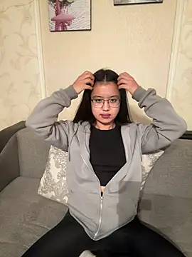 Snapshot of Z_Milll chatting on 04-27-26, 04:27 Z Milll online show from 04-27-26, 04:27
