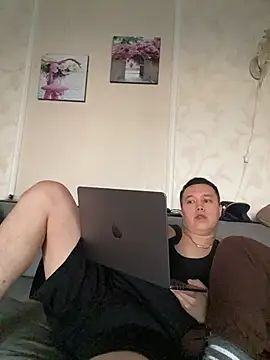 Snapshot of Z_Milll chatting on 05-24-26, 02:44 Z Milll online show from 05-24-26, 02:44