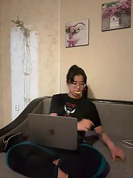 Snapshot of Z_Milll chatting on 06-07-26, 04:11 Z Milll online show from 06-07-26, 04:11