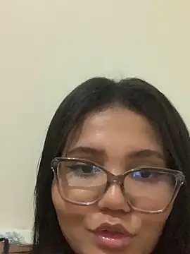 Snapshot of viviboraaaa chatting on 04-11-26, 01:43 viviboraaaa online show from 04-11-26, 01:43