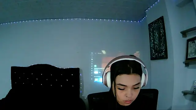 Luna Velvet7 online show from 05-21-26, 04:52