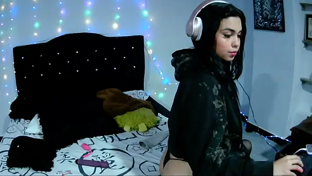 Luna Velvet7 online show from 05-23-26, 11:20