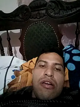 Snapshot of Julian411 chatting on 03-31-26, 09:15 Julian411 online show from 03-31-26, 09:15