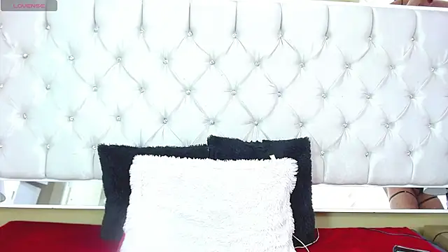 Snapshot of MistressNyx_ chatting on 06-04-26, 02:45 MistressNyx online show from 06-04-26, 02:45