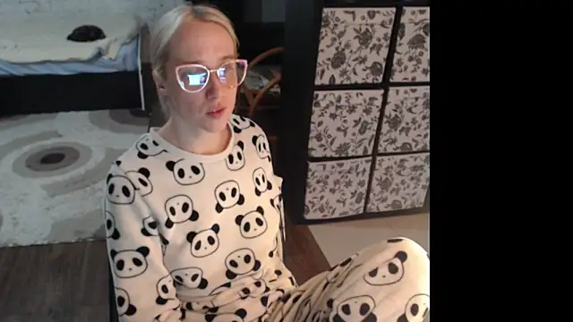 Sweet hot shrmp online show from 04-28-26, 02:27