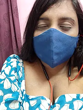 Snapshot of Tami-sonia chatting on 04-11-26, 06:45 Tami-sonia online show from 04-11-26, 06:45