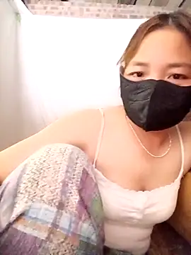 Snapshot of cat-kat chatting on 04-16-26, 02:40 cat-kat online show from 04-16-26, 02:40