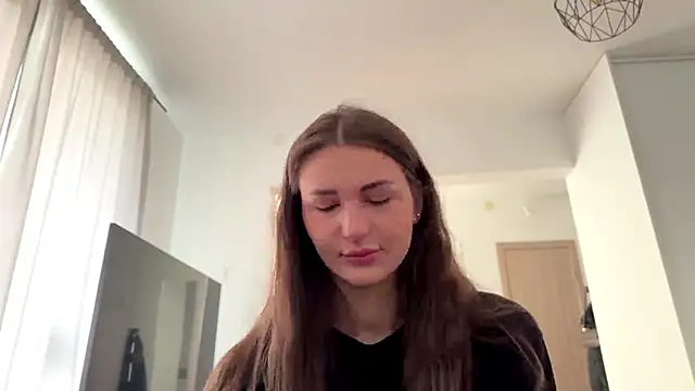 Snapshot of HallieHollo chatting on 04-16-26, 07:20 HallieHollo online show from 04-16-26, 07:20