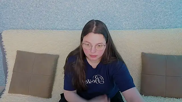 Snapshot of SofiDreamm chatting on 04-25-26, 02:25 SofiDreamm online show from 04-25-26, 02:25