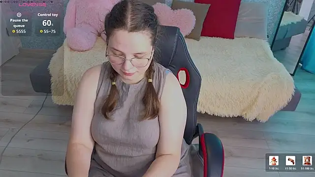 Snapshot of SofiDreamm chatting on 06-20-26, 02:31 SofiDreamm online show from 06-20-26, 02:31