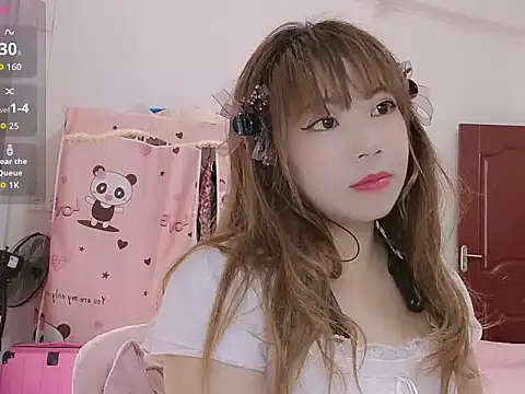 Snapshot of H-Maya chatting on 04-11-26, 01:10 H-Maya online show from 04-11-26, 01:10