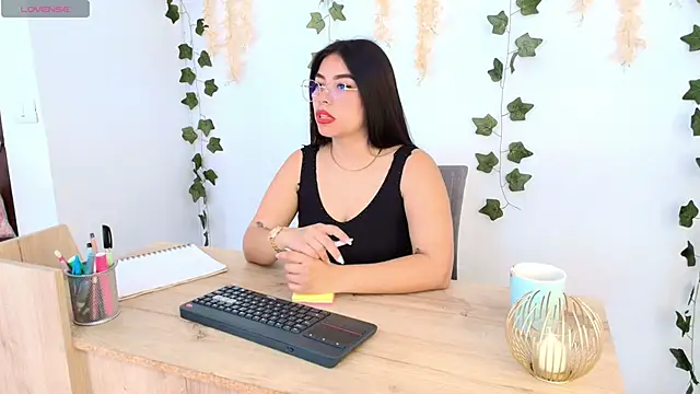 Ariana castillo02 online show from 05-05-26, 01:08