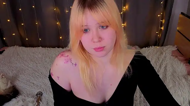 unburnedgirl online show from 04-19-26, 06:10