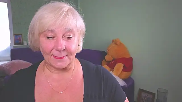 Milane Milky online show from 06-17-26, 05:32