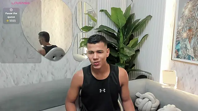 noahdark  online show from 04-15-26, 02:29