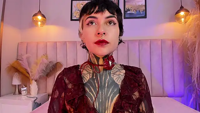Luana fiore online show from 05-14-26, 12:23