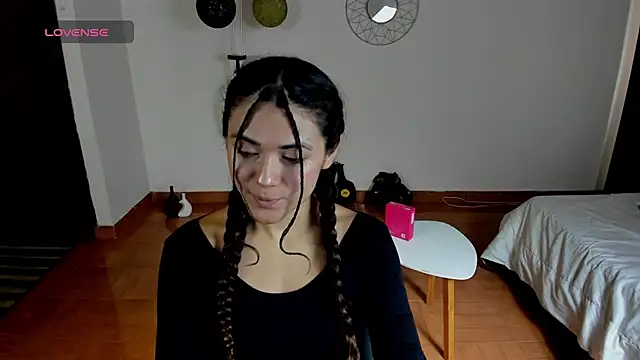 FreyaRouge online show from 04-25-26, 02:36