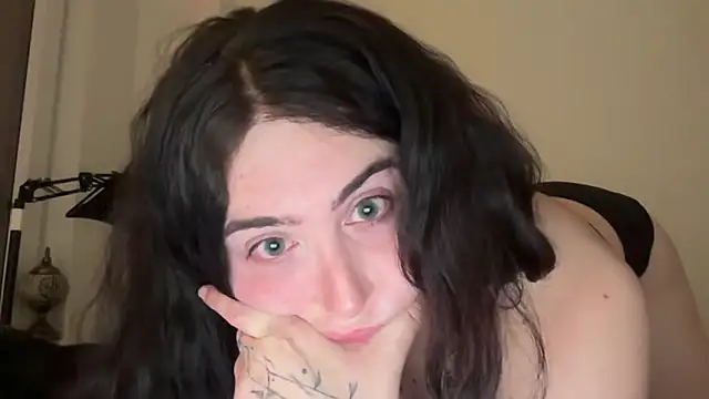 Snapshot of miamisery chatting on 03-31-26, 01:18 miamisery online show from 03-31-26, 01:18