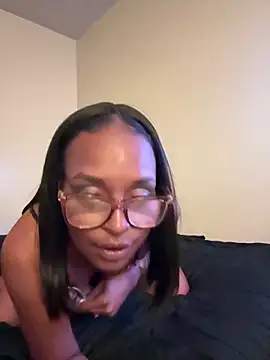 Snapshot of Obeythedoll chatting on 04-01-26, 01:06 Obeythedoll online show from 04-01-26, 01:06