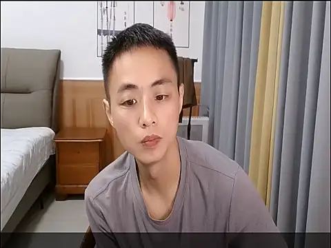 Snapshot of davidboys chatting on 05-18-26, 04:29 davidboys online show from 05-18-26, 04:29