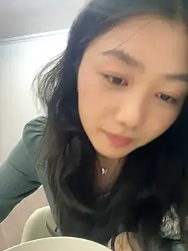 Snapshot of Shanshan_1267 chatting on 04-15-26, 02:35 Shanshan 1267 online show from 04-15-26, 02:35