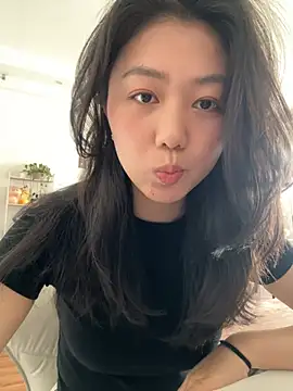Snapshot of Shanshan_1267 chatting on 04-25-26, 03:53 Shanshan 1267 online show from 04-25-26, 03:53