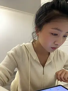 Snapshot of Shanshan_1267 chatting on 05-07-26, 12:10 Shanshan 1267 online show from 05-07-26, 12:10