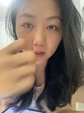 Snapshot of Shanshan_1267 chatting on 05-12-26, 11:40 Shanshan 1267 online show from 05-12-26, 11:40