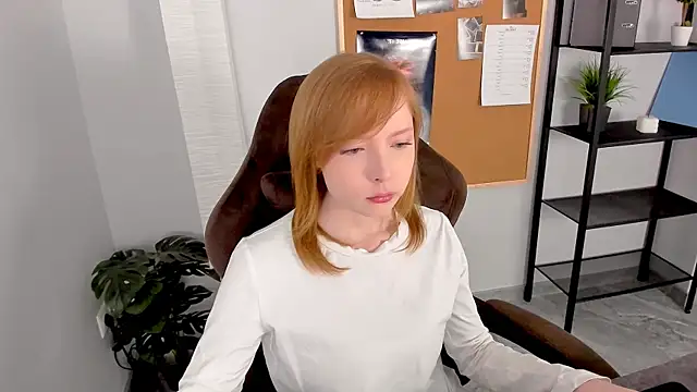 CherryCrushLove online show from 04-30-26, 05:58