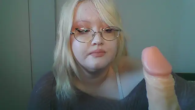 Snapshot of Elayne_Sweet chatting on 04-19-26, 08:02 Elayne Sweet online show from 04-19-26, 08:02