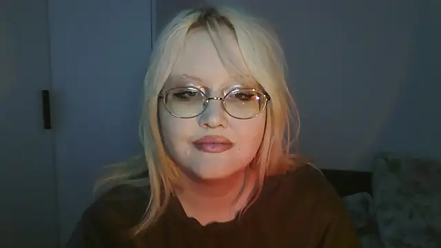 Snapshot of Elayne_Sweet chatting on 05-21-26, 06:09 Elayne Sweet online show from 05-21-26, 06:09