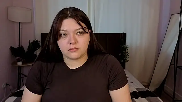 Evelyne Loo online show from 04-26-26, 12:52