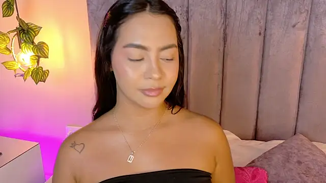 Snapshot of angelicaa_garcia chatting on 04-28-26, 11:26 angelicaa garcia online show from 04-28-26, 11:26