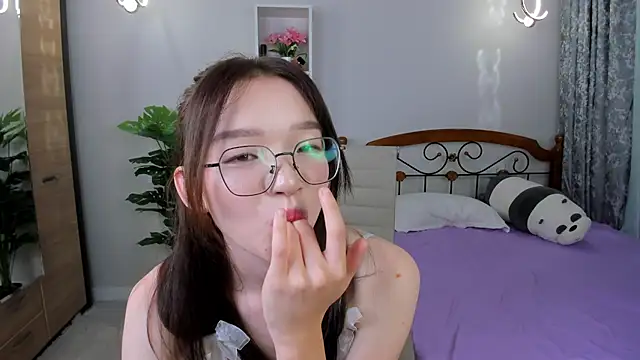 Snapshot of syuri_sun chatting on 06-30-26, 04:41 syuri sun online show from 06-30-26, 04:41
