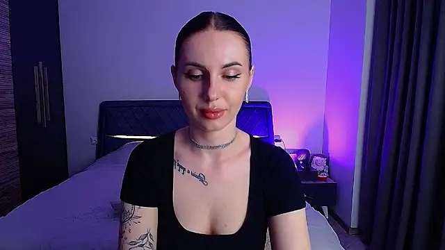Snapshot of Sour_Berry_ chatting on 04-28-26, 05:07 Sour Berry online show from 04-28-26, 05:07