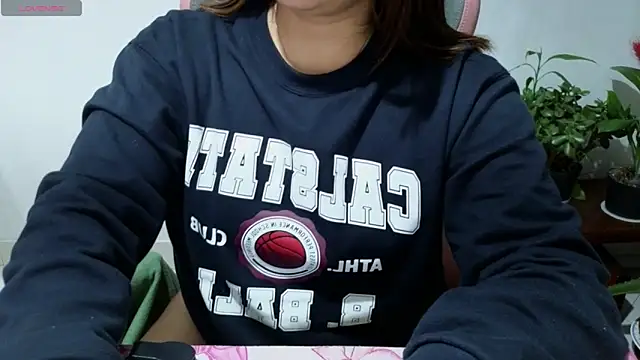 Snapshot of Elfi_333 chatting on 05-10-26, 03:01 Elfi 333 online show from 05-10-26, 03:01