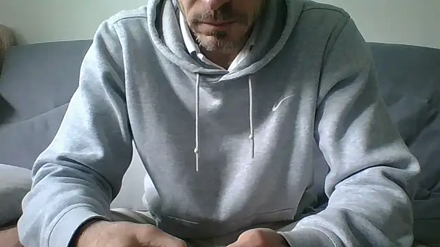 Snapshot of Valmont3340 chatting on 05-06-26, 01:05 Valmont3340 online show from 05-06-26, 01:05