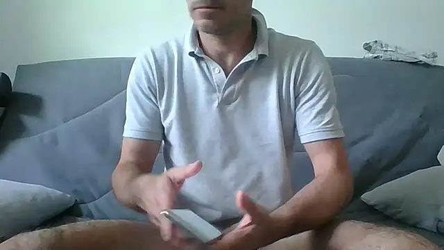 Snapshot of Valmont3340 chatting on 05-11-26, 12:22 Valmont3340 online show from 05-11-26, 12:22