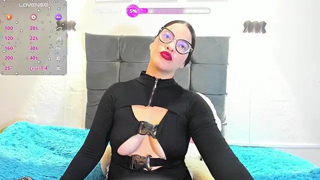 Snapshot of Valeri_Martin chatting on 05-25-26, 11:11 Valeri Martin online show from 05-25-26, 11:11