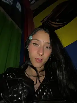 lhiamfitt10 online show from 04-11-26, 04:28