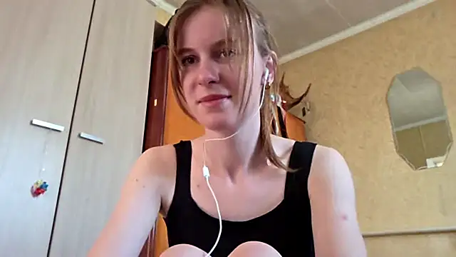 Snapshot of DonnaKuc chatting on 04-03-26, 06:11 DonnaKuc online show from 04-03-26, 06:11