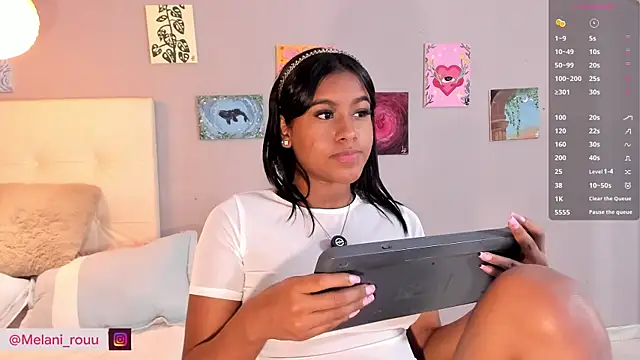 Melaniaa Roussee online show from 04-22-26, 12:24