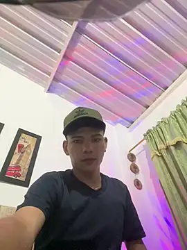 sebascuterouss online show from 04-28-26, 03:22