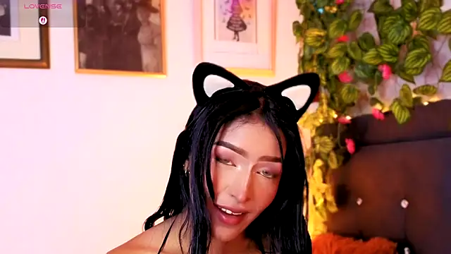 Snapshot of Alisse_Storm chatting on 05-18-26, 03:35 Alisse Storm online show from 05-18-26, 03:35
