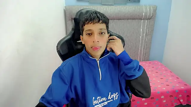 Snapshot of Yei_lee_ chatting on 04-18-26, 03:10 Yei lee online show from 04-18-26, 03:10