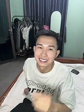 tuanhip online show from 04-13-26, 01:38
