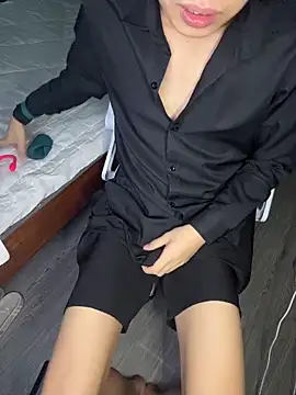 tuanhip online show from 05-08-26, 02:17