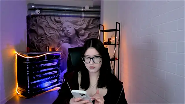 Snapshot of JennyGibson chatting on 04-08-26, 05:07 JennyGibson online show from 04-08-26, 05:07